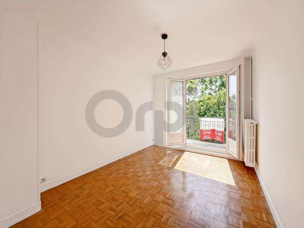 Appartement à PARIS-20E