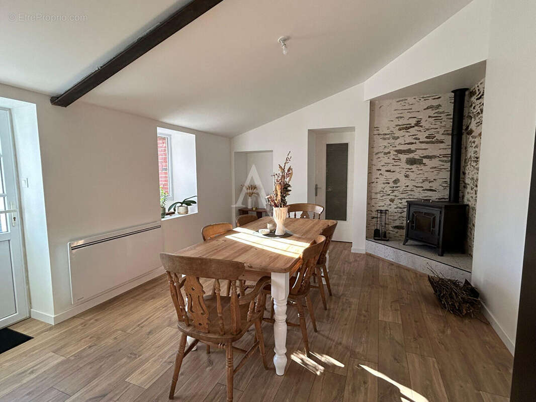 Maison à LA CHAPELLE-HERMIER