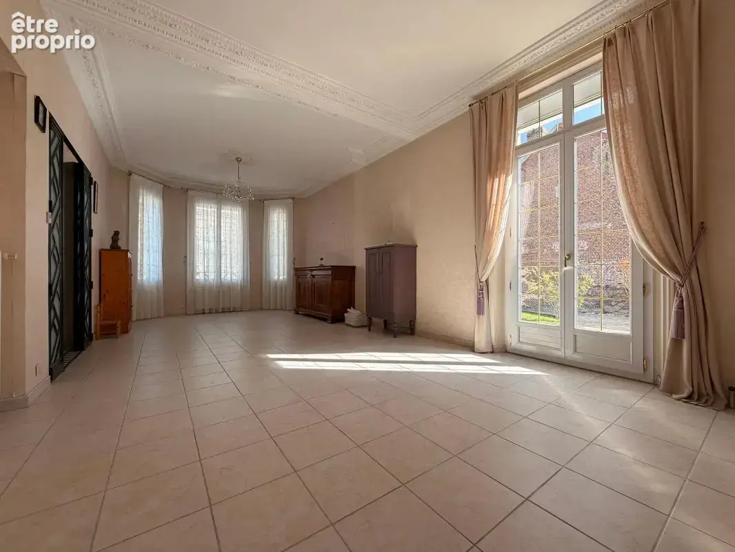 Sablons – Maison familiale en pierre avec 5 chambres, jardin et annexe - photo 3