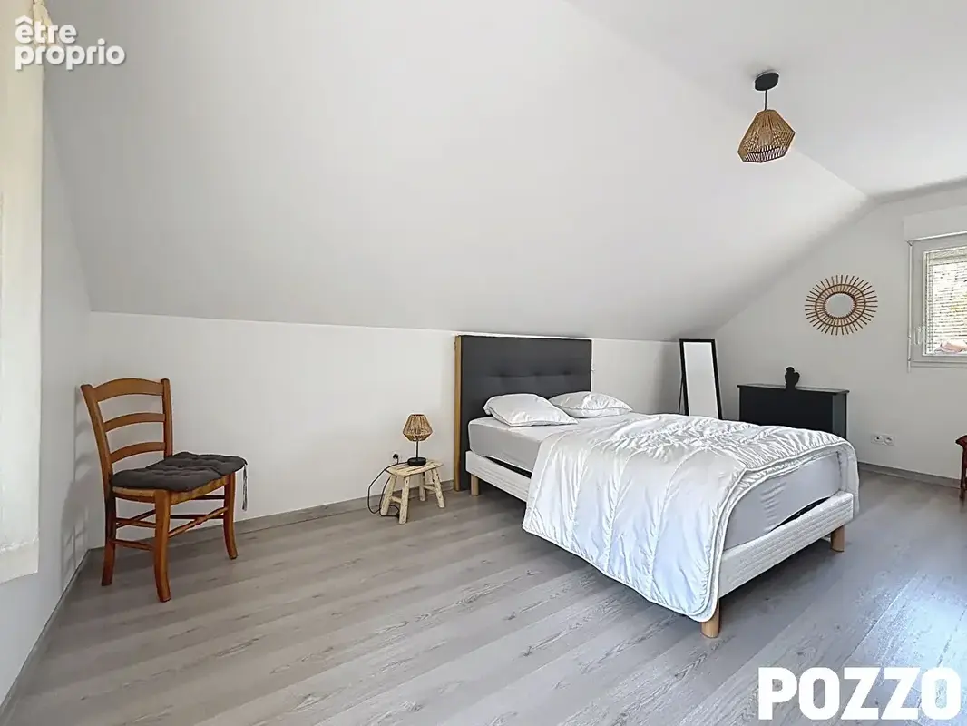 Bord de mer, Murs commerciaux  comprenant Fonds de commerce avec logement F3 au dessus et et maison F3 en très bon état général, - photo 10
