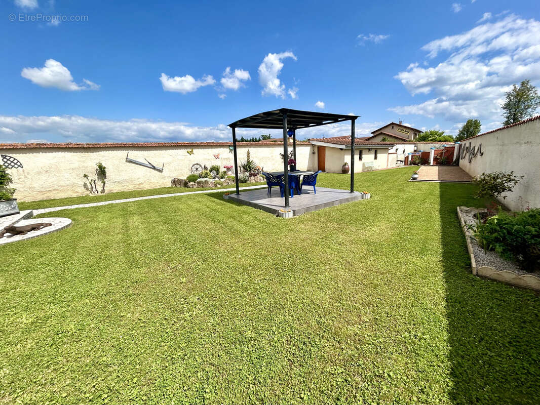 Maison à SURY-LE-COMTAL