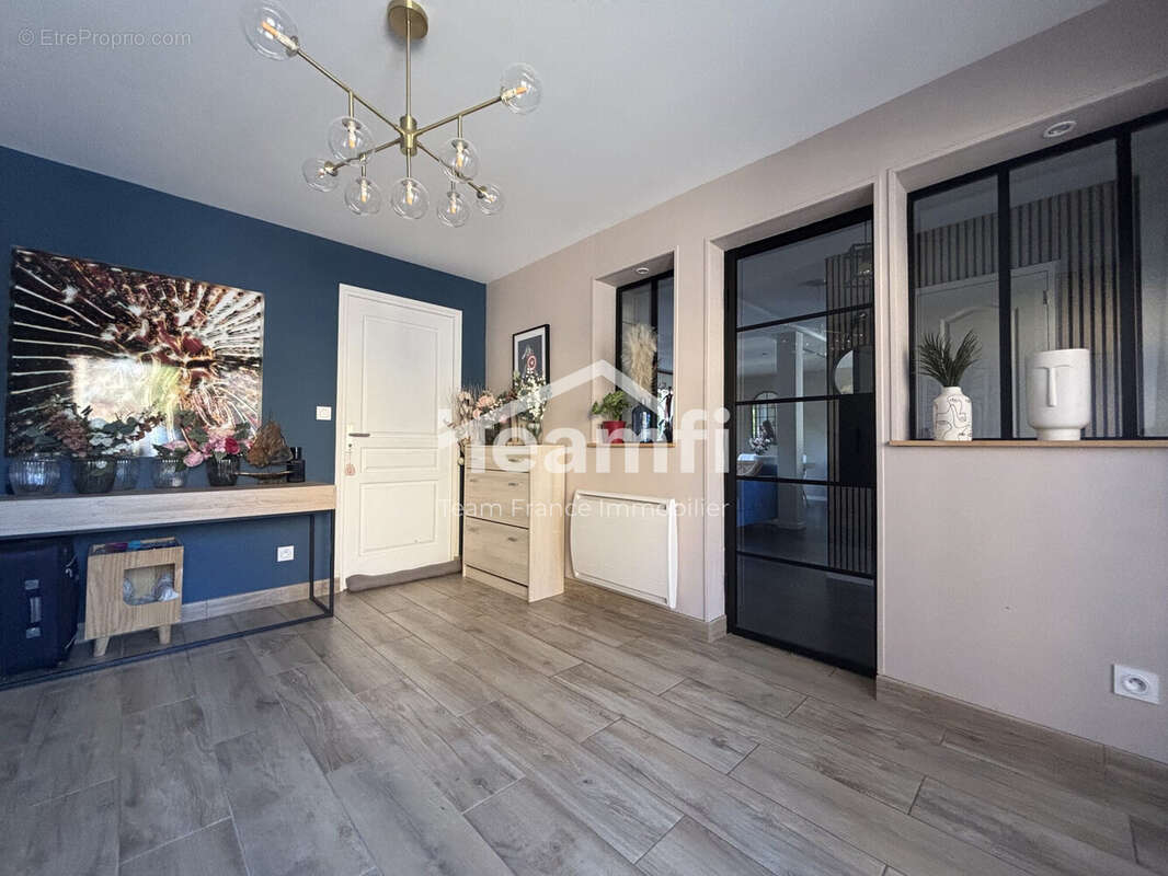 Maison à SAINT-JEAN-DE-BRAYE