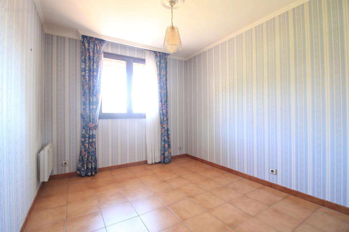Maison de plain pied 5 pièces -  93 m2 - Yerres - photo 5