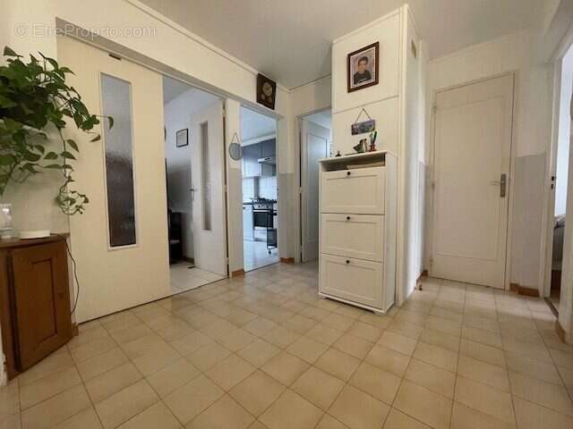 Appartement à LE BLANC-MESNIL