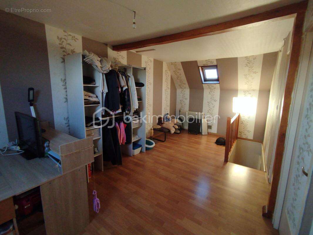 Maison à MONCHAUX-SORENG