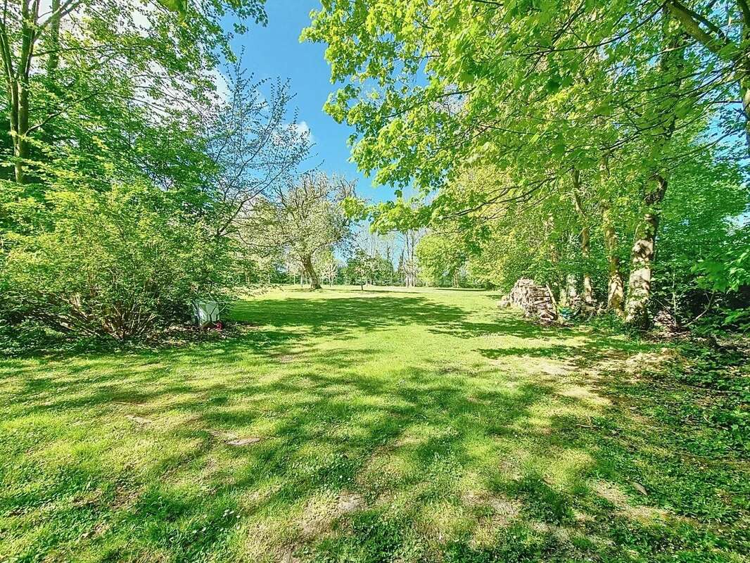 Maison à EQUEMAUVILLE