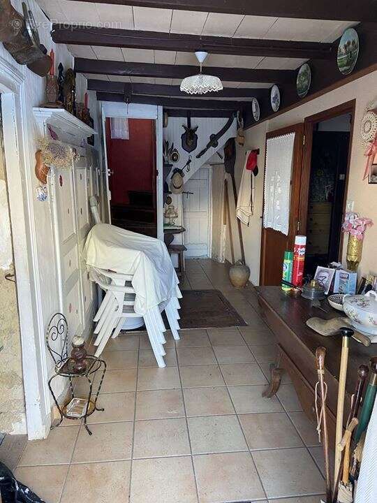 Maison à CHATEL-MONTAGNE