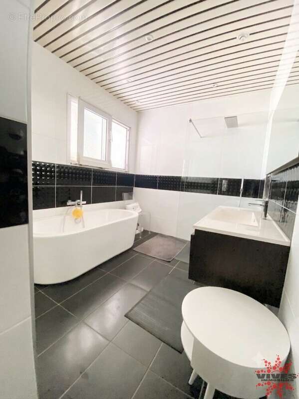 Villa de plain-pied 231 m² - 4/5 chambres avec logement indépendant  Piscine  Terrain 500 m2 - Poilhes - photo 8