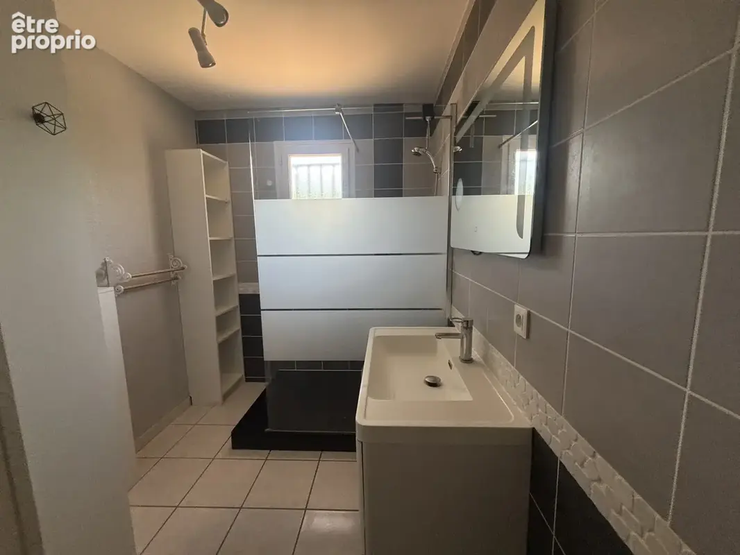 Maison Plain-pied 4 chambres - piscine - photo 5