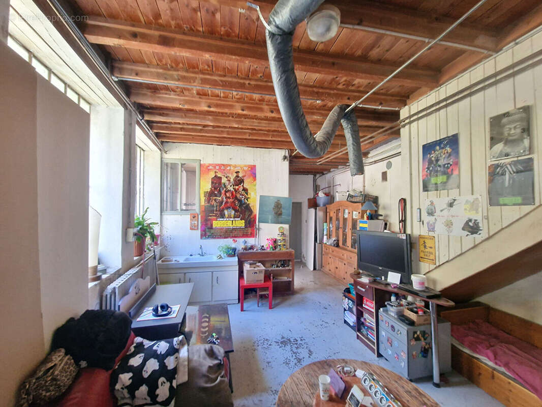 Maison à LES NEYROLLES