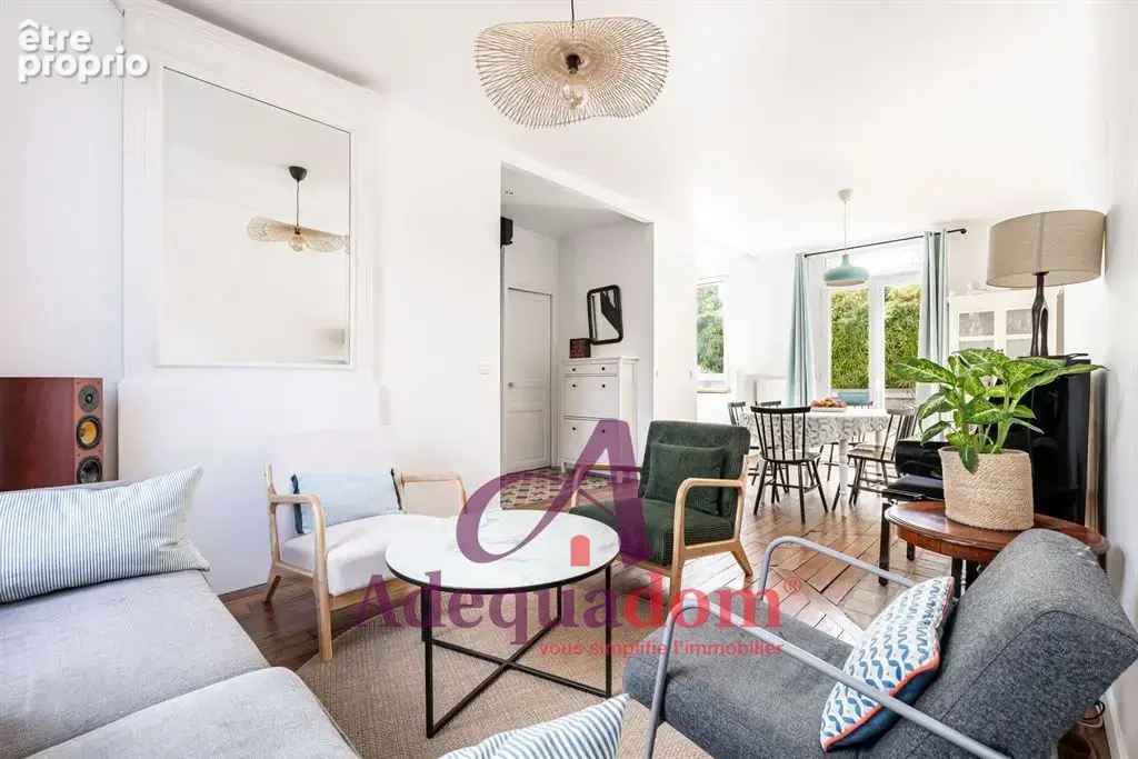 Maison de charme rénovée avec 3 chambres - bureau,  jardin terrasse et stationnement - photo 10