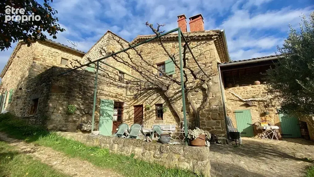 Authentique, maison en pierre avec gîte indépendant - photo 4