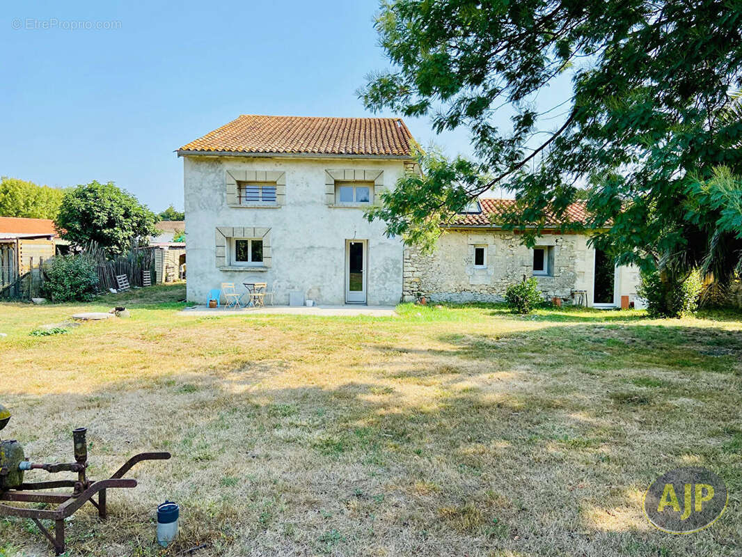 Maison à VALEYRAC