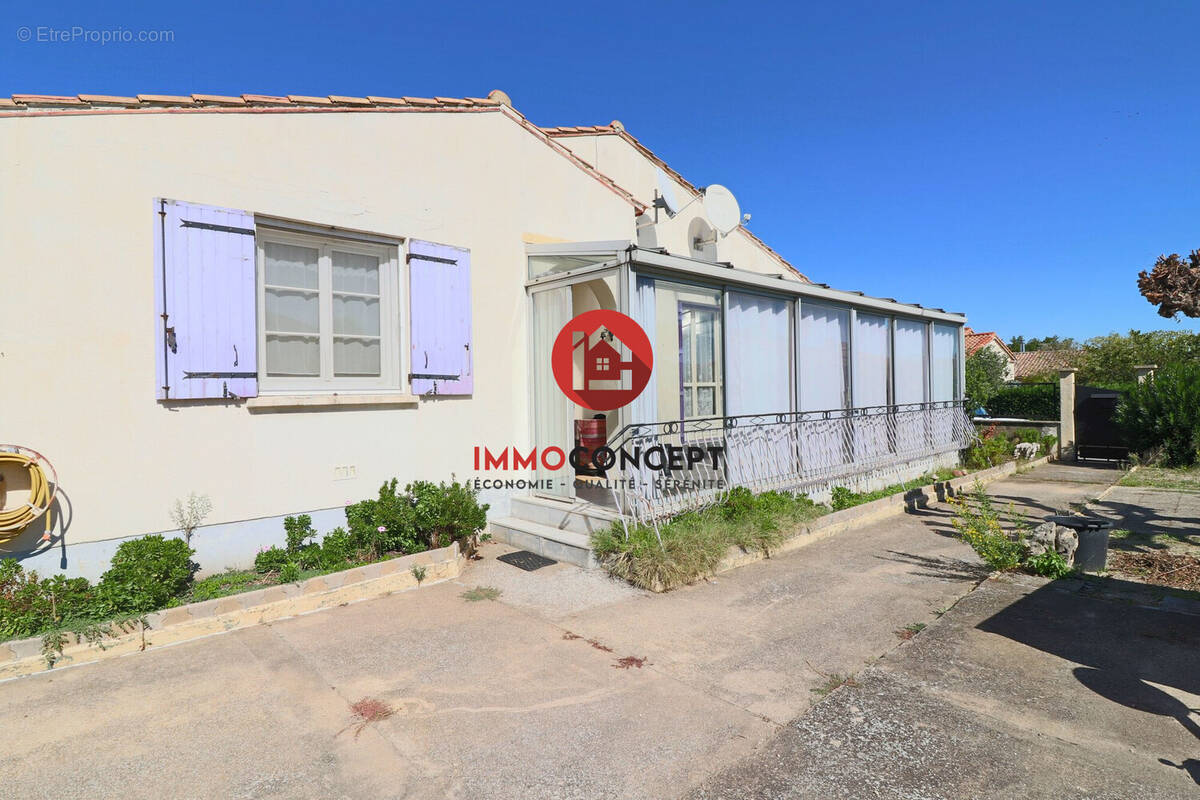 Maison à SAINT-LAURENT-DES-ARBRES