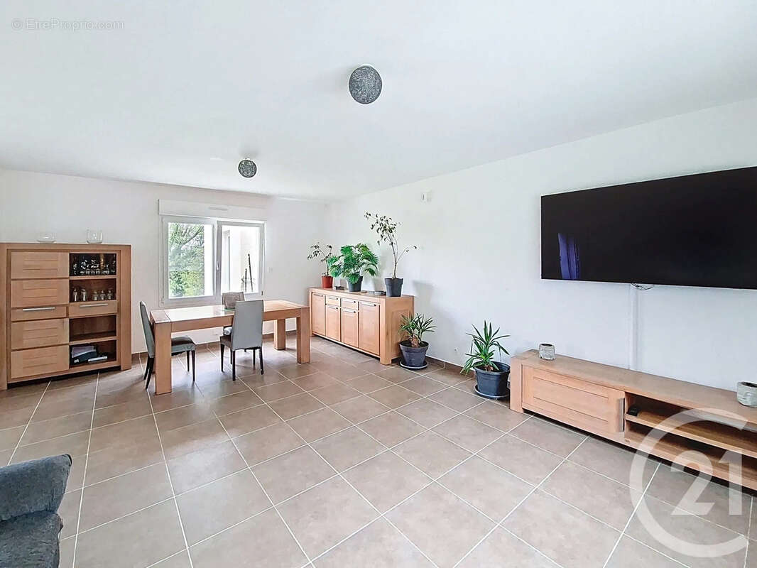 Maison à SAINT-PIERRE-DE-CHANDIEU