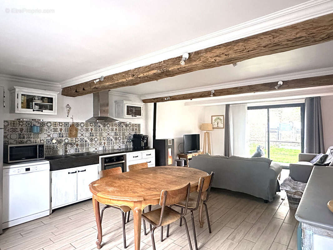 Maison à FOLLAINVILLE-DENNEMONT