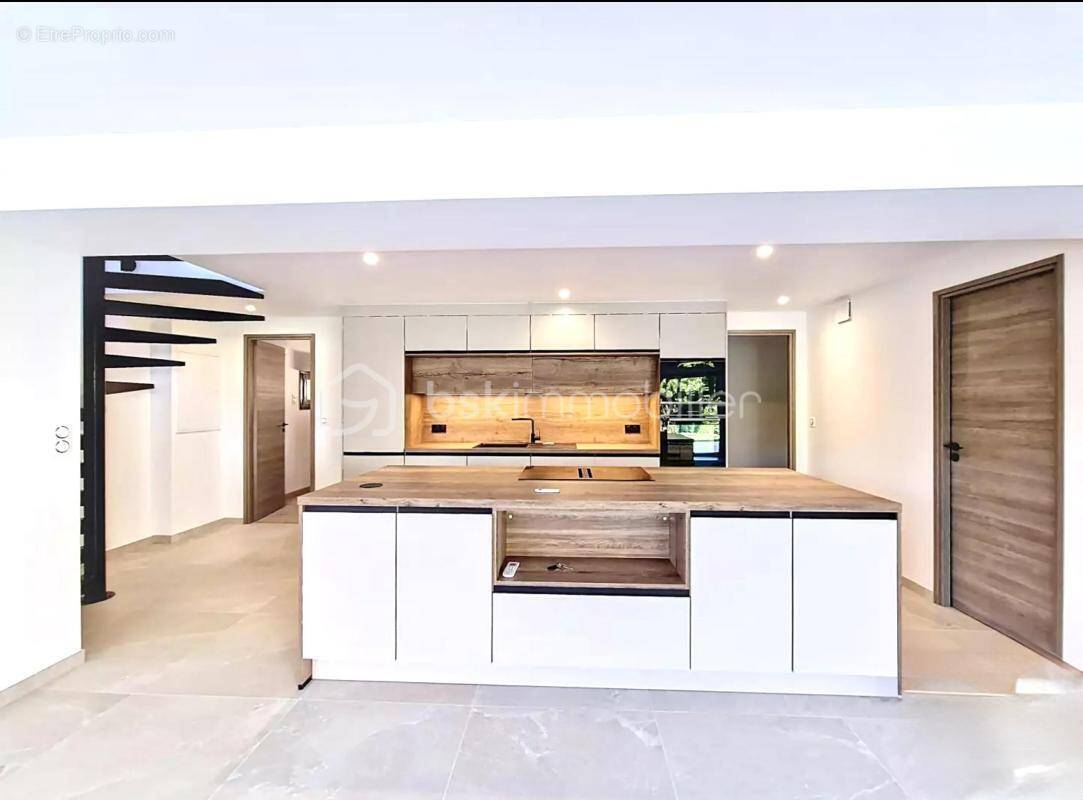 Maison à SAINT-FARGEAU-PONTHIERRY