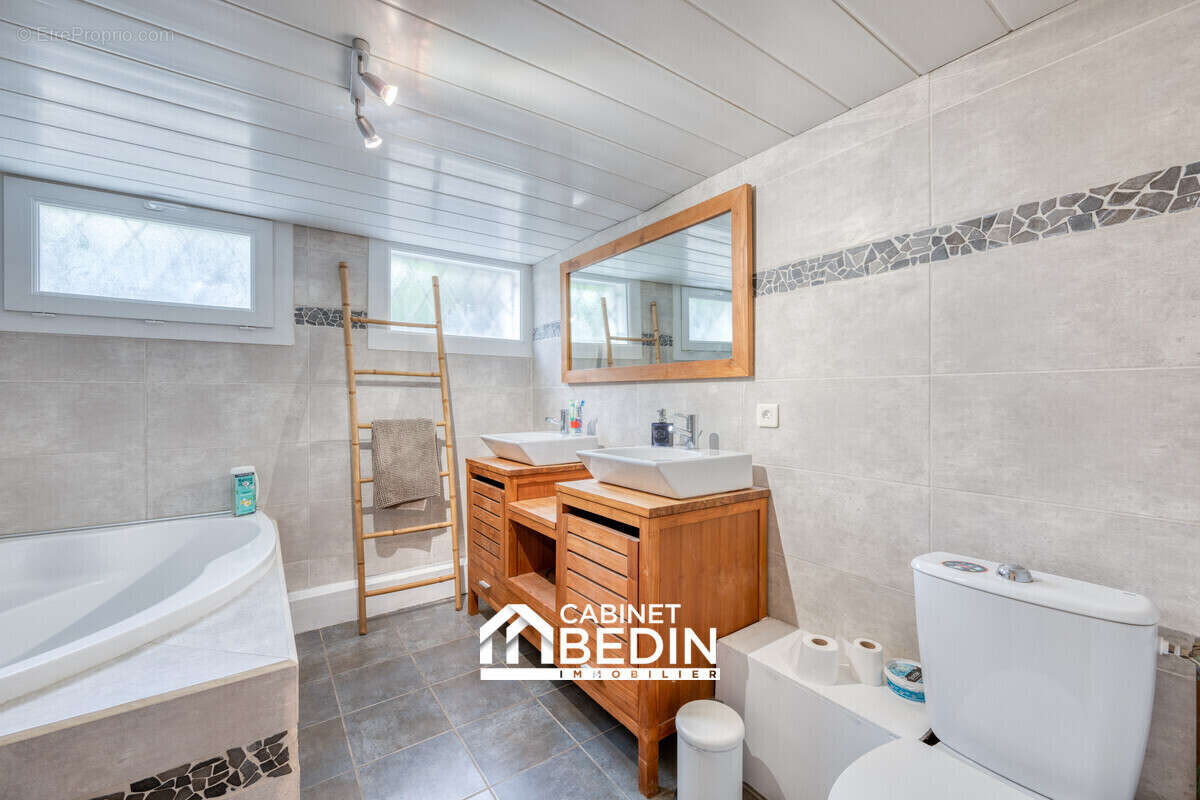 Maison 146 m² à Pessac  - photo 7