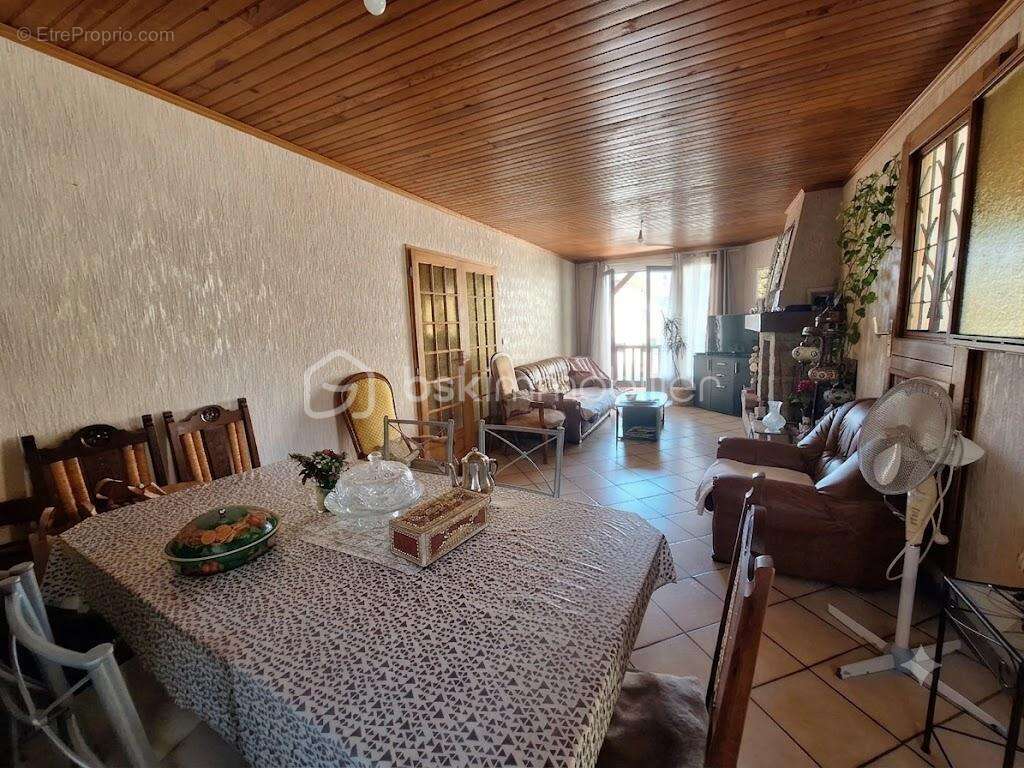 Rare à Montereau ! Maison de ville avec jardin, terrasse & 4 chambres : le coup de cœur garanti ! - photo 7