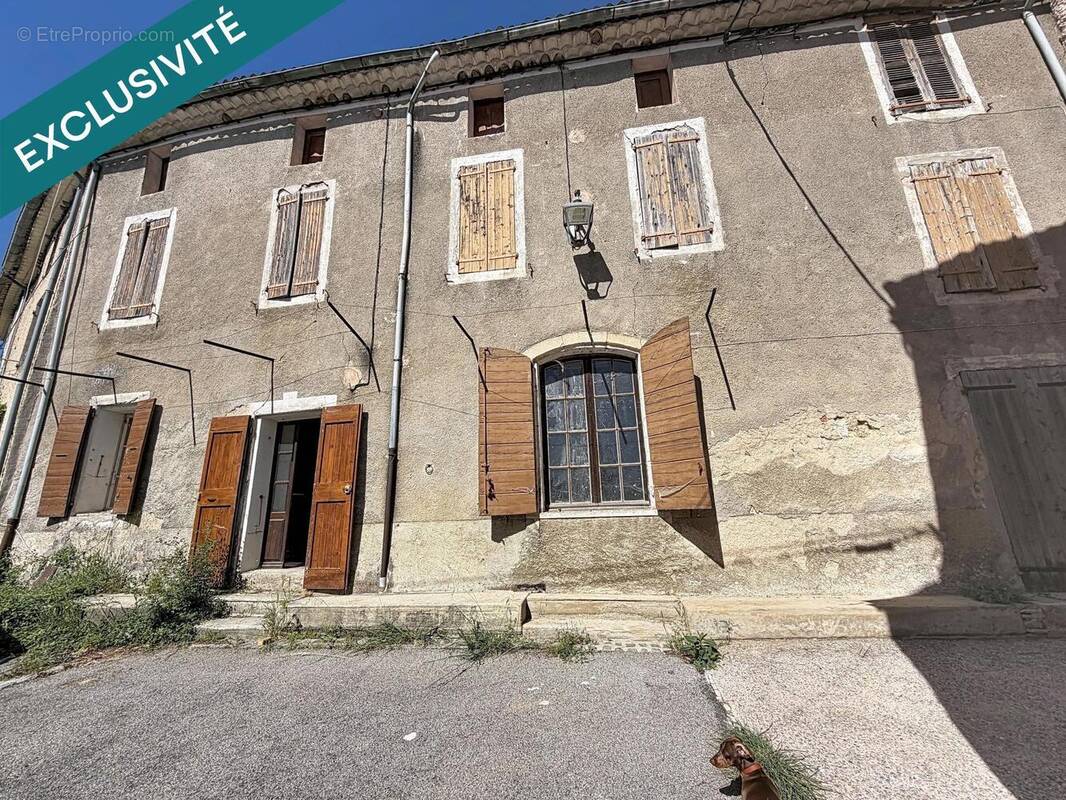 Maison 7 pièces 225 m² · à Oraison · 225 m² · 98 000 €