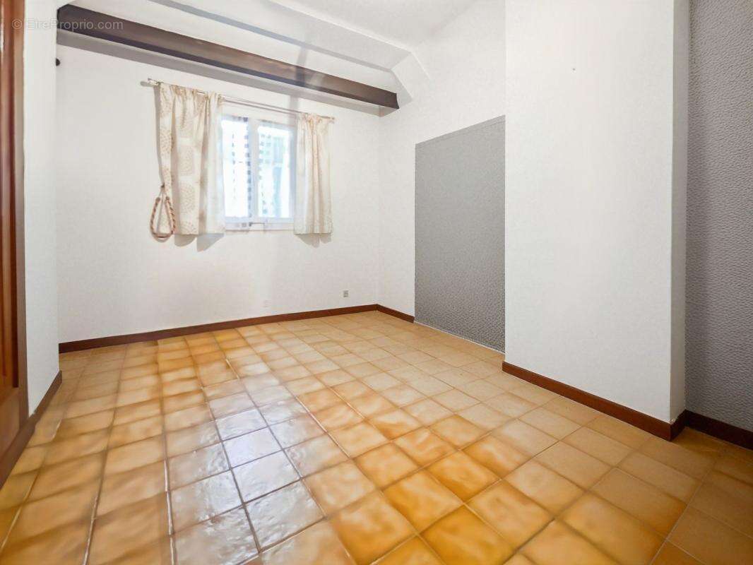 Maison à CHATEAUNEUF-LES-MARTIGUES