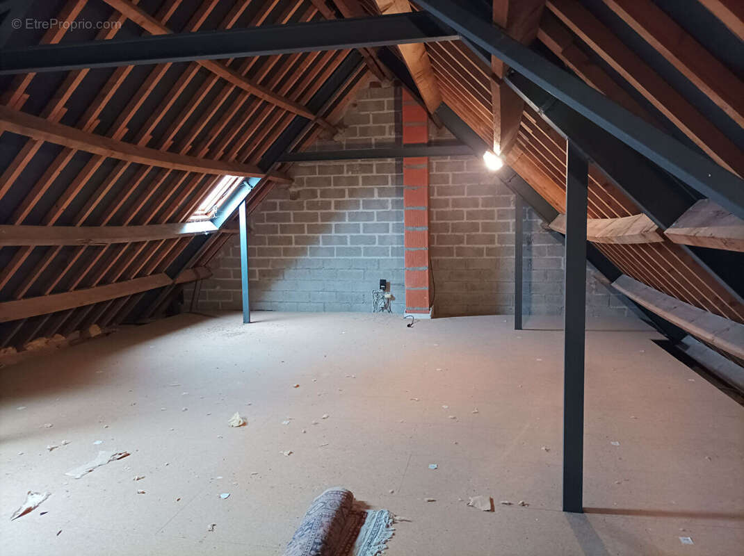 Maison à MOY-DE-L'AISNE