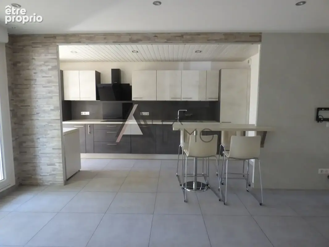Appartement 5 pièces + plave privative - 102.44 m2 - Les Caillols 13011 Marseille - 245 000 €* - photo 2