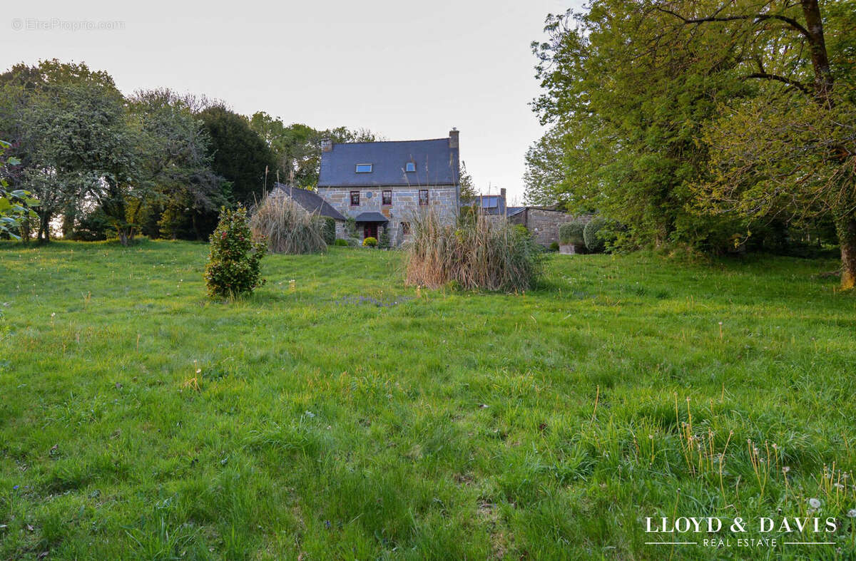 176 m² à Kergrist-Moelou  - photo 4
