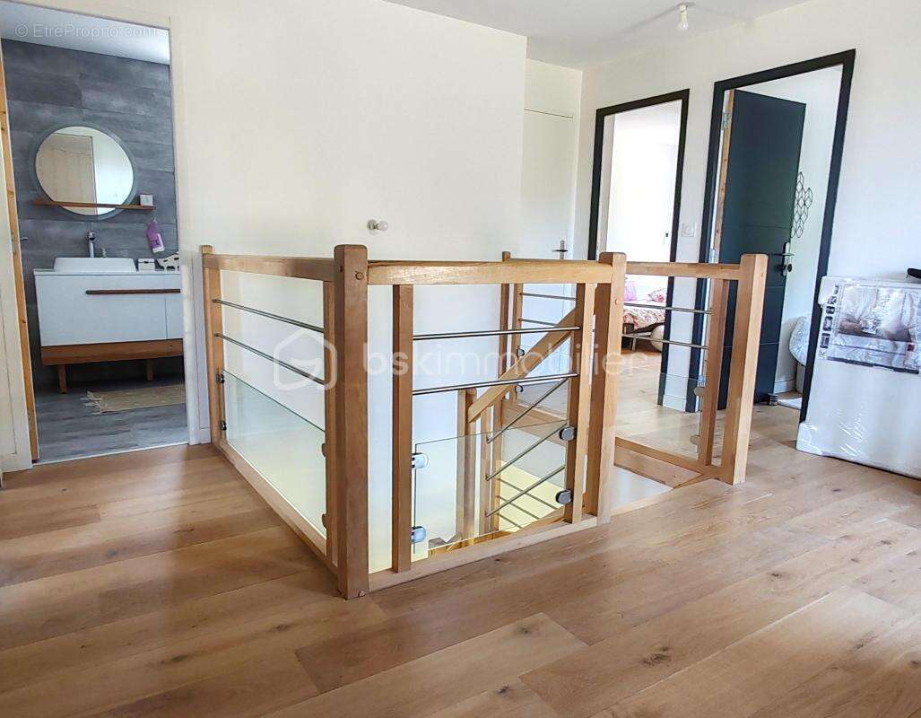 Maison à D&#039;HUISON-LONGUEVILLE