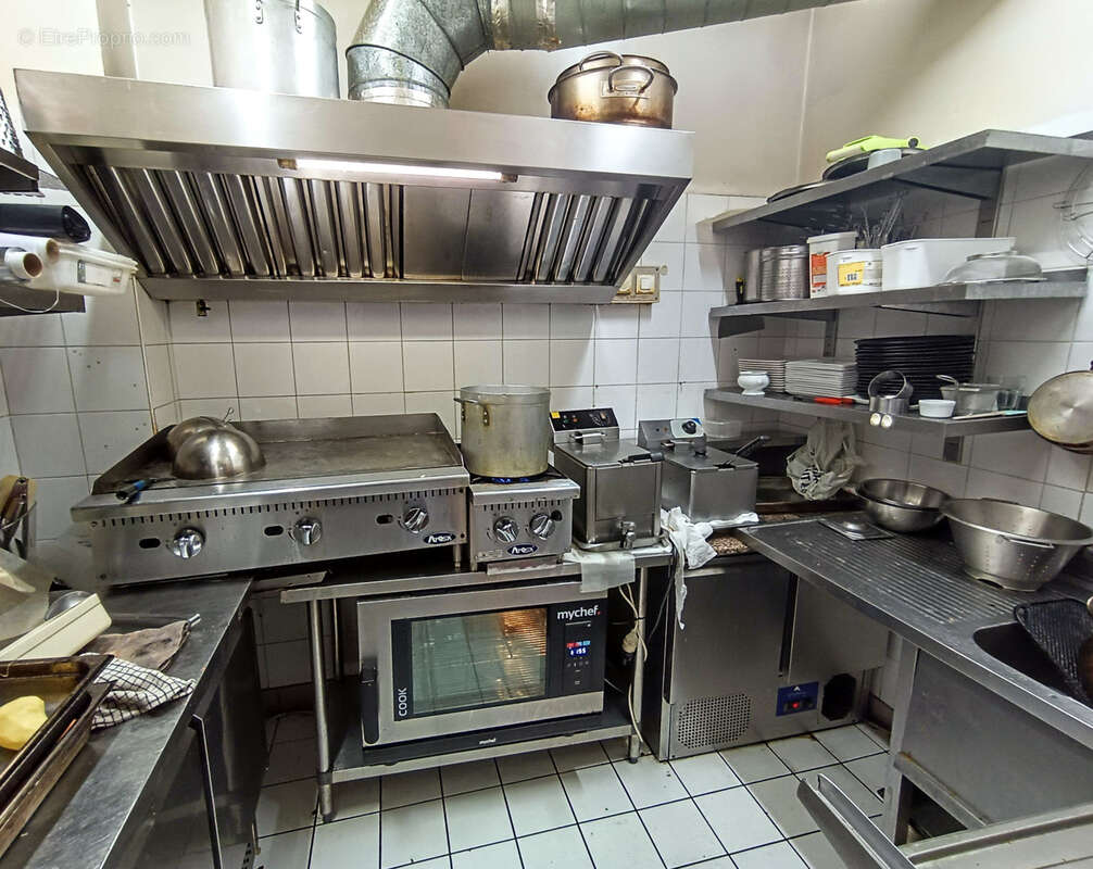 Commerce à VALS-LES-BAINS