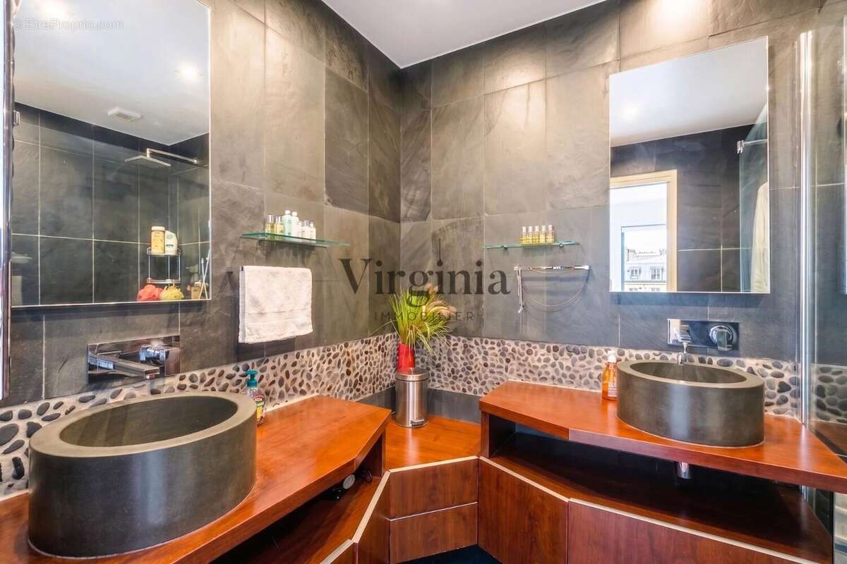 Appartement à CHARENTON-LE-PONT