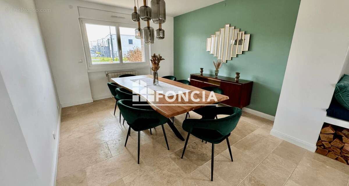 Maison à CHARLY-ORADOUR