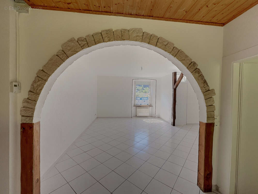 Appartement à PONT-DE-ROIDE