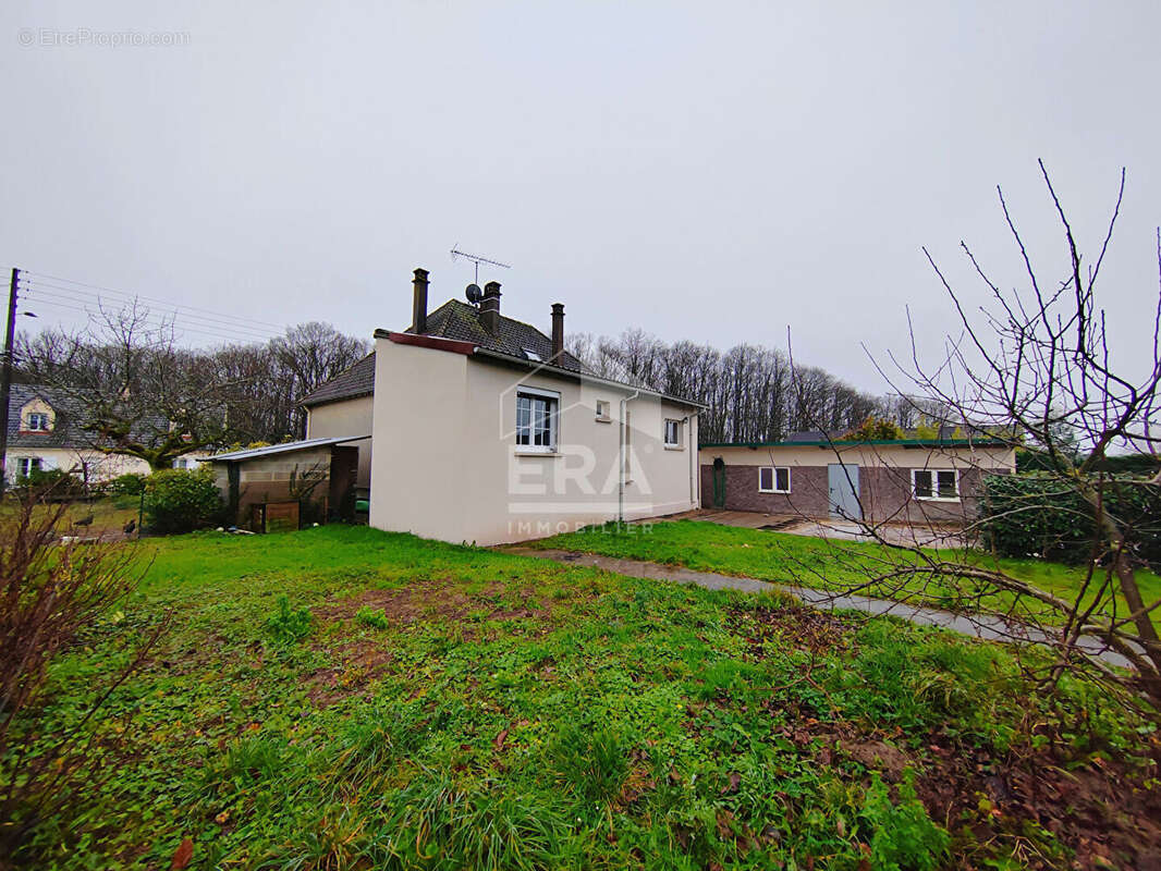 Maison à LA VILLE-AUX-CLERCS