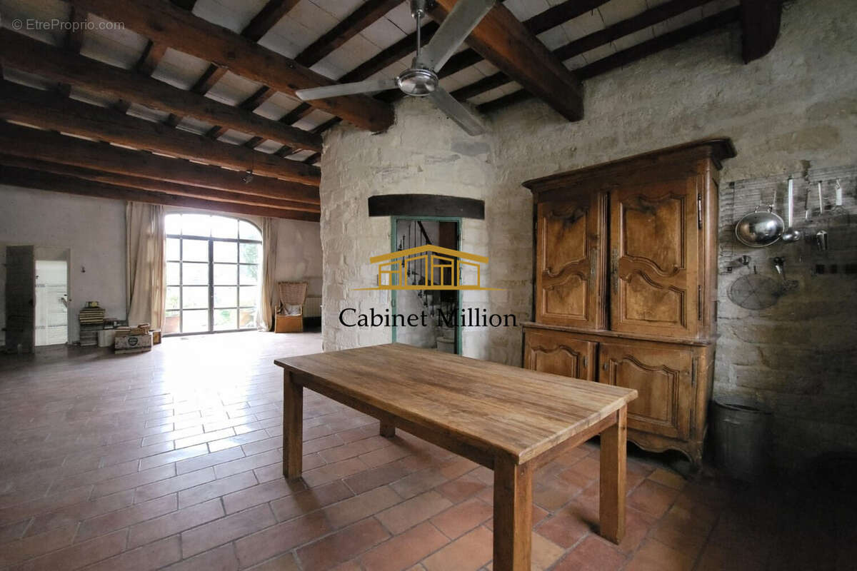 Maison à VIC-LA-GARDIOLE