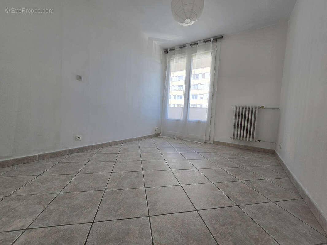 Appartement à CHENOVE