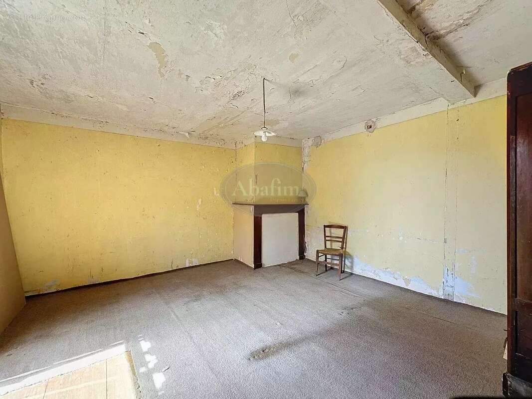 Maison à MONLEON-MAGNOAC