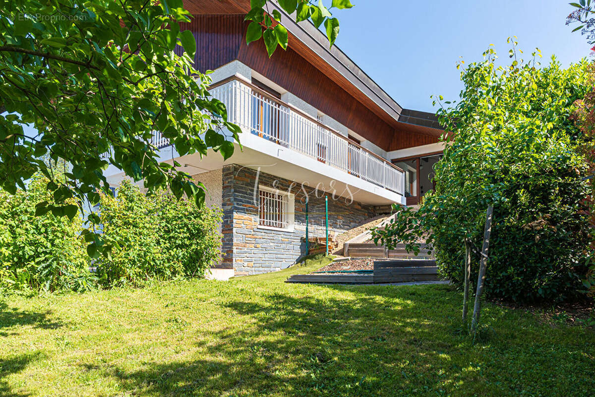 Maison à POISY