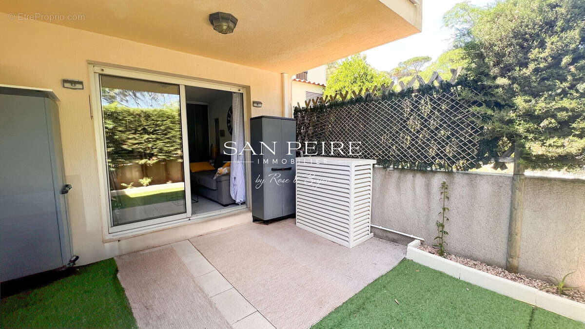 Appartement à ROQUEBRUNE-SUR-ARGENS