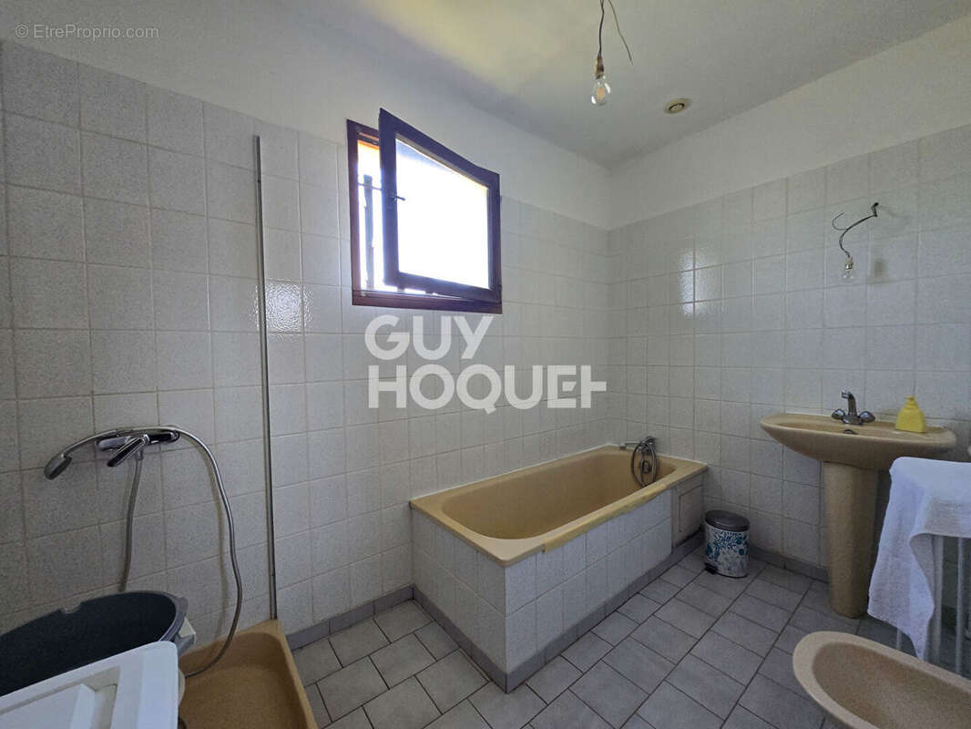 Maison plain-pied à vendre à Saint Paul les Fonts - 4 chambres, grand terrain - photo 6