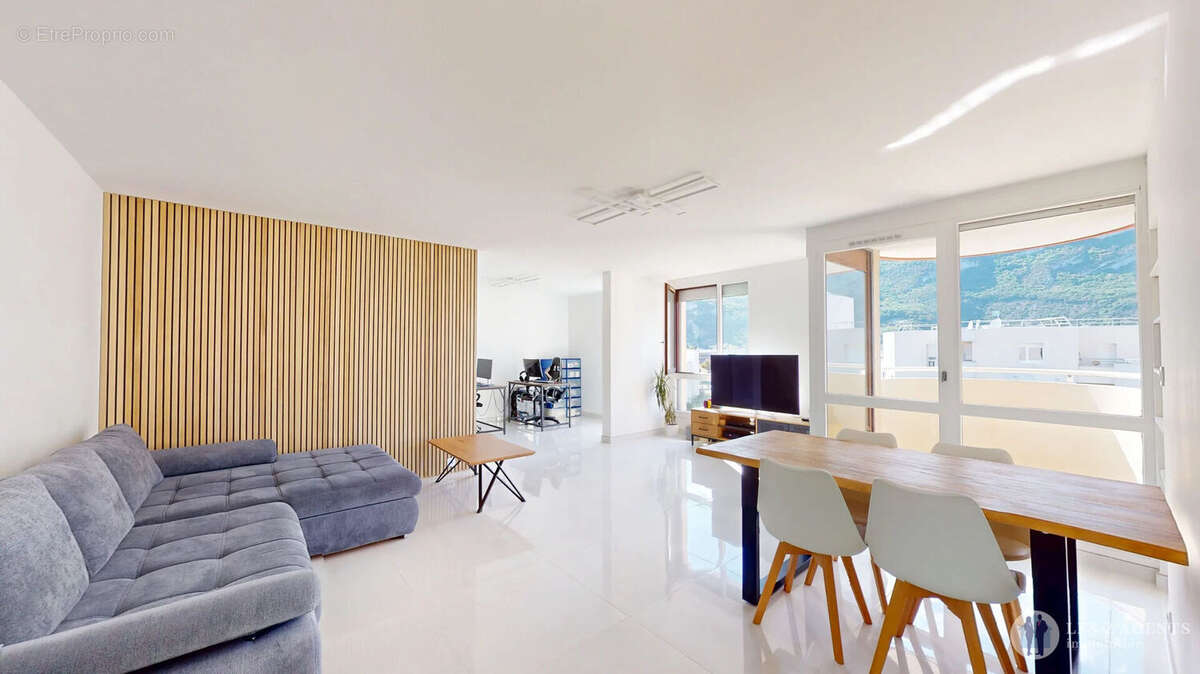 Appartement à FONTAINE