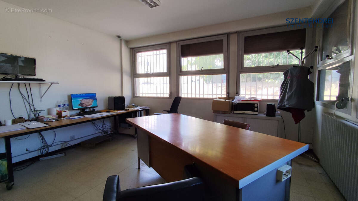 Commerce à PONT-SAINT-ESPRIT