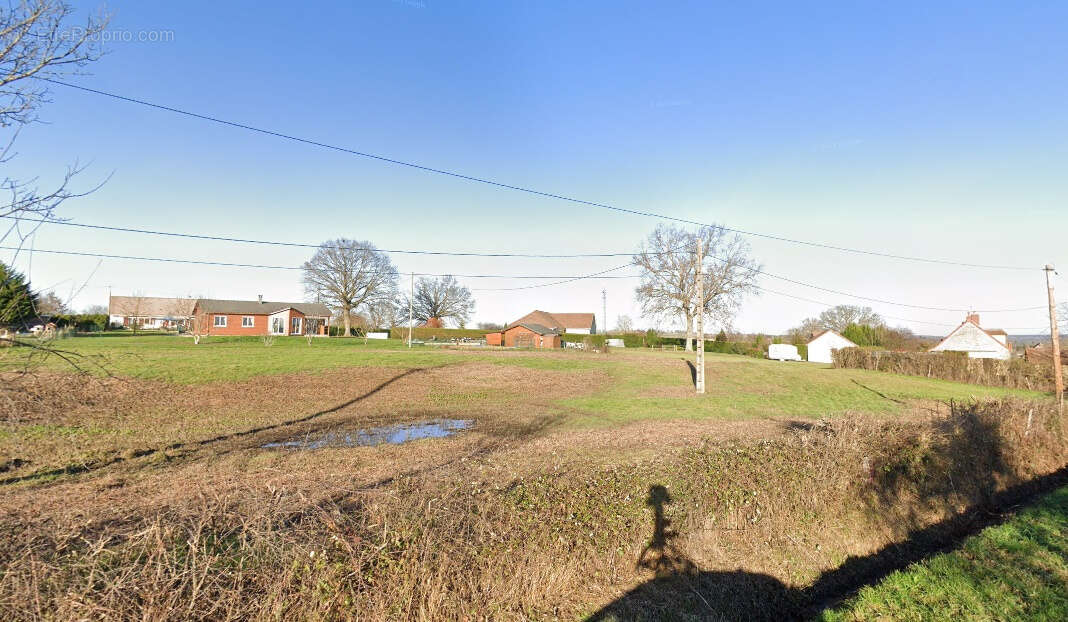 Terrain à BOURBON-L&#039;ARCHAMBAULT