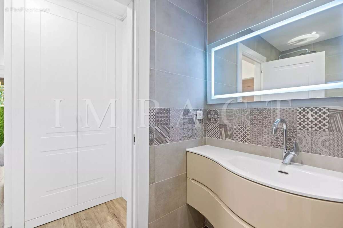 Appartement à LE CANNET