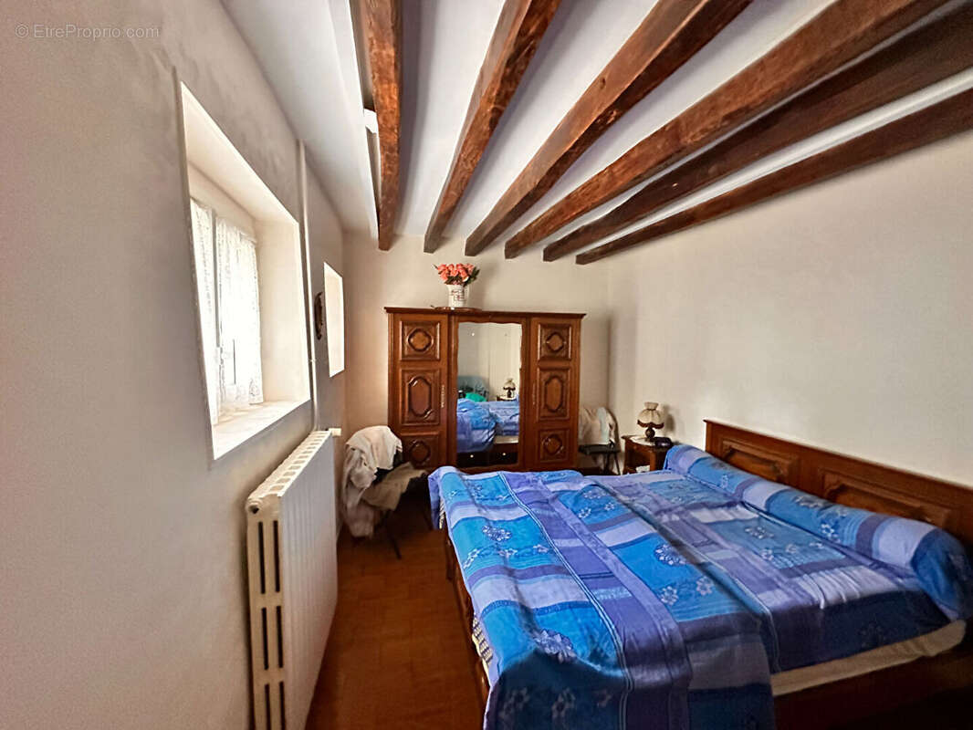 Maison à IVOY-LE-PRE