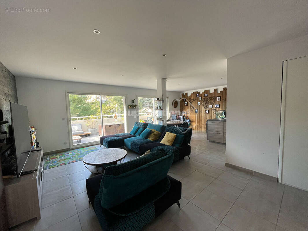 Appartement à CARRY-LE-ROUET