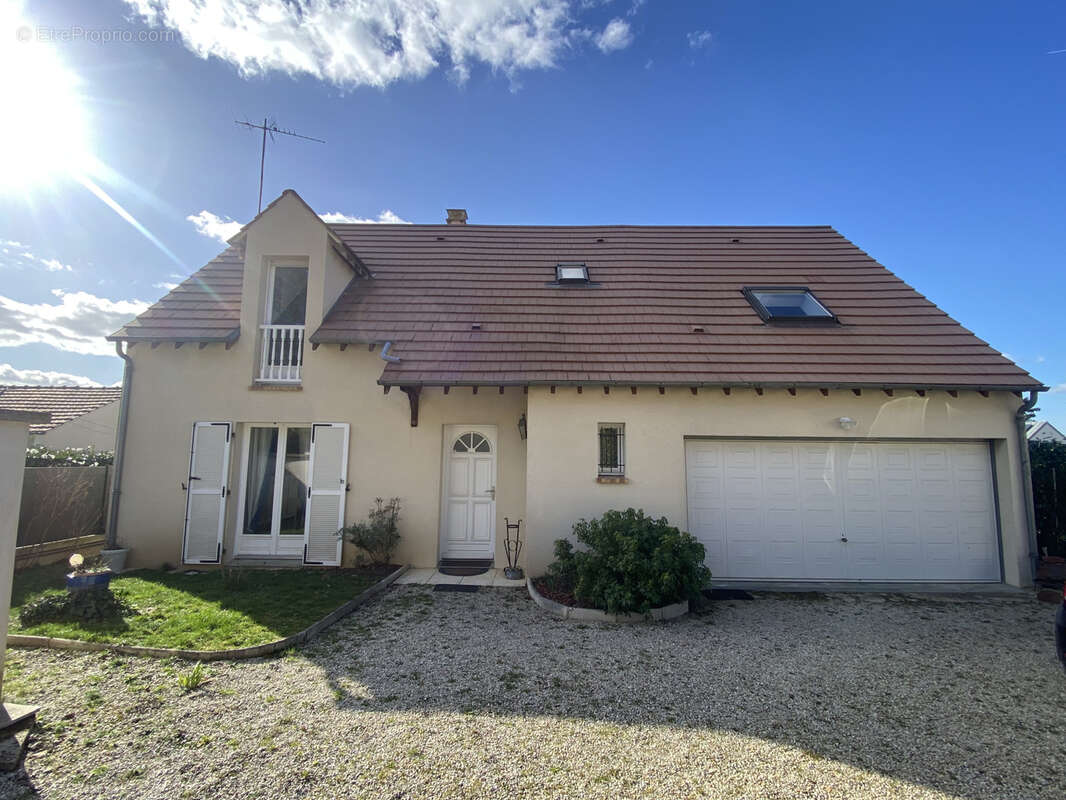 Maison à LIVRY-SUR-SEINE