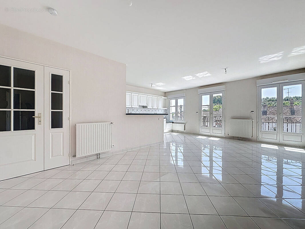 Appartement à SAINT-FARGEAU-PONTHIERRY