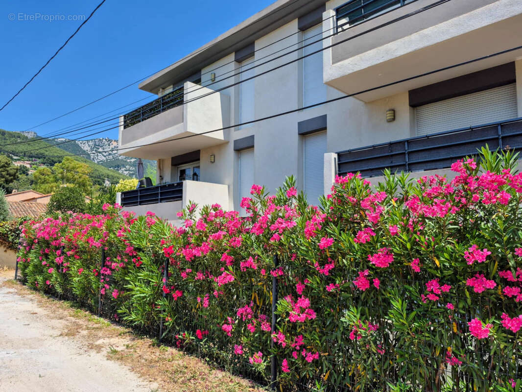 Place de parking privative - LA VALETTE DU VAR - photo 3