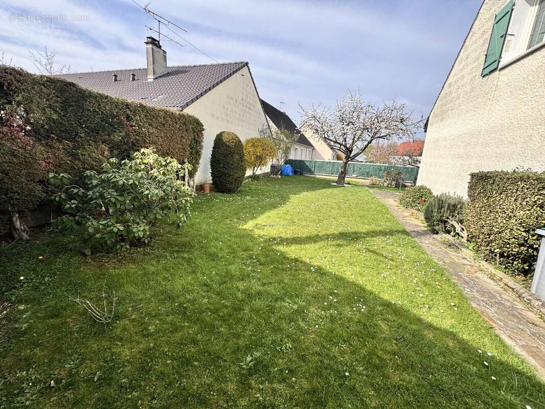 Maison à BELLEU